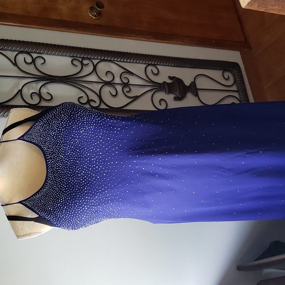 Chelsea Nites Formal Dress - Picture 2 of 9